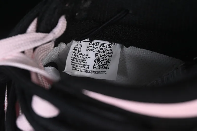 All Categories Nk SB Dunk Series Nk SB Dunk Low Low-top sneakers Nike SB Dunk Low Black Pink Straps Low-top casual sneakers CW1590-100